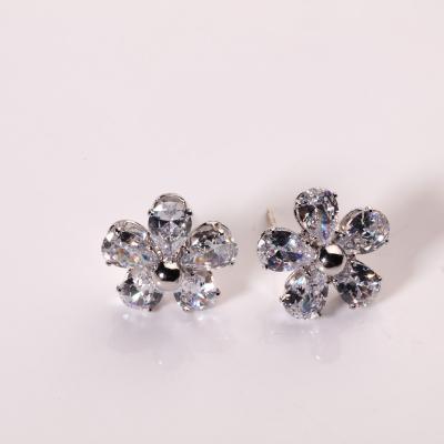 China Fashion Jewelry 2020 New Design Small Flower Stud Earring Custom Jewelry Zircon Earrings For Women Brass Ear Ring Factory for sale