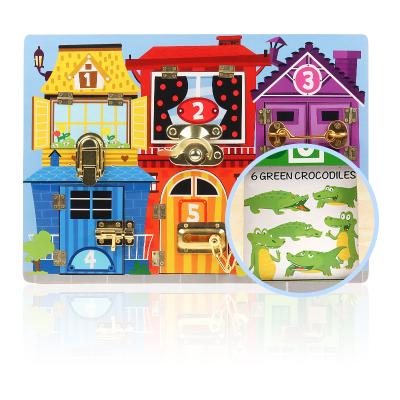 China Intelligence Developing Amazon Hot Selling Children's Busy Board Puzzle Opening Toy Wooden Movable Board For Kids for sale