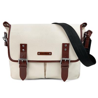 China Waterproof Men's Messenger Bag 2022 Canvas Messenger Bag Custom Waxed Genuine Leather Bag for sale