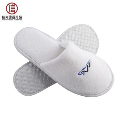 China Luxury Soft Hotel Supplies Customize Logo Coral Fleece Slipper for sale