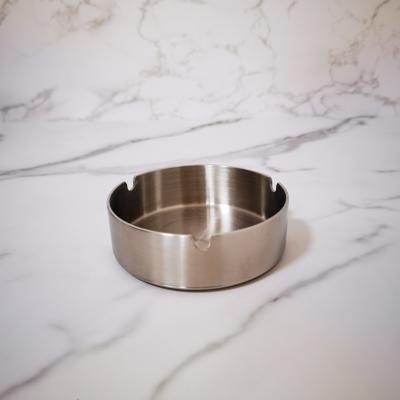 China Viable Wholesale Factory Price Customized Logo 304 Stainless Steel Round Shape Ashtray for sale