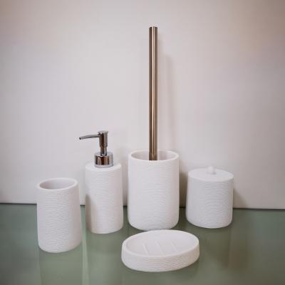 China Sustainable Polyresin Bathroom Accessory Set 5 Piece Bathroom Set Countertop Toilet Set for sale