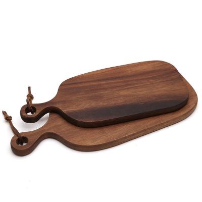 China Sustainable Walnut Tray Wooden Cheese Serving Bread Cutting Board Kitchen Handmade Wooden Trim Board for sale