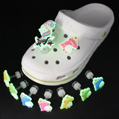 China 2021 Popular Hot Selling Luminous Shoe Buckle Cartoon Crocodile The Lovely Charm 3D PVC Soft Shoe Decorative Charms for sale