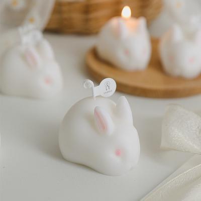 China Factory Lowest Price Cute Rabbit Bunny Scented Candles Small Gifts Soy Wax Romantic Direct Handmade Animal Candles Aromatherapy for sale