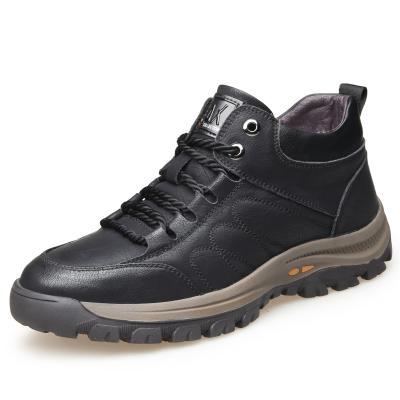 China Casual Light Surface Cowhide Men Winter Shoe Leather Outdoor Shoes Men for sale