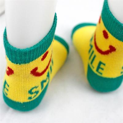 China So Cute QUICK DRY Smiling Faces Socks For Our Lovely Baby Cotton Baby Wearing Socks for sale