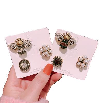 China Crystal Hot Sale Professional Lower Price Brooch Pin Women's Brooch Luxury for sale