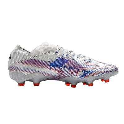 China Fashion\comfortable\durable  Football Boots Shoes Men Color White Cheap Sport Shoes Football Boots for Men High Ankle Spikes Soccer Cleats for sale