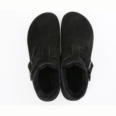 China Anti-odor Casual Shoes Black Winter Fur Colored Leather Shoes For Men And Women for sale