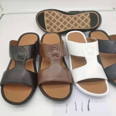 China Saudi Arabian sandals and spot slippers mens chappals goods PU EVERGREEN Arabic flip flop slippers for men for sale