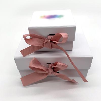 China Hot Sale Recyclable Gift Boxes With Magnetic Lid Gift Box Packaging With High Quality Magnetic Paper Box for sale