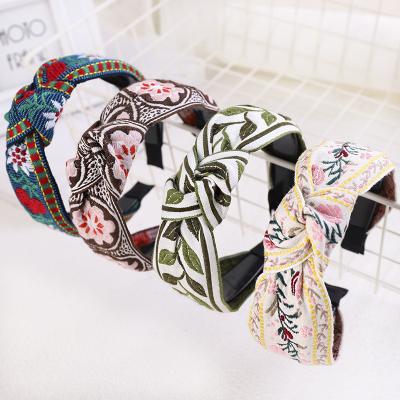 China 2021 Wholesale Sweet Headband Flower Embroidery Retro Headdress Ethnic Simple Women's Headband for sale