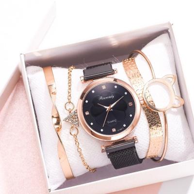 China fashion & Luxury Casual Fashion Magnet Buckle Flower Rhinestone Watch Ladies Quartz Wristwatches Strap Set for sale