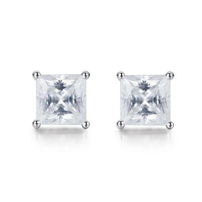 China Cubic 18K Gold Moissanite Diamond Stud Earrings For Birthday Gift for sale