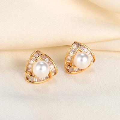 China Hiphop Wholesale Hypoallergenic Fashion Alloy Pearl Stud Earrings For Girls for sale