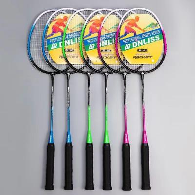 中国 wholesale New style different colors customized logo high quality full carbon graphite badminton racket racquet 販売のため