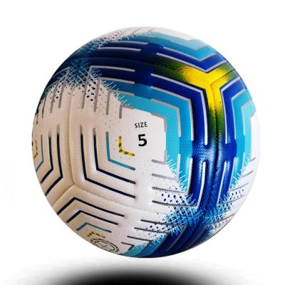 Cina New Design Football Machine Sewn Training Soccer Ball wholesale Official Size 5 Custom Print in vendita