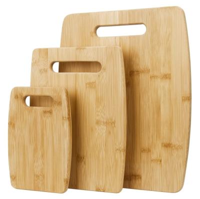 China Traditional bamboo cutting board with handle (set of 3 pieces) - kitchen chopper for sale