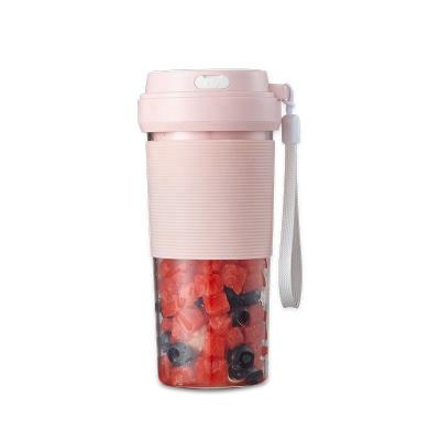 China Outdoor Easy Operation Portable Mini Blender Fruit Juicer Blender USB Charger With Dual Blades for sale