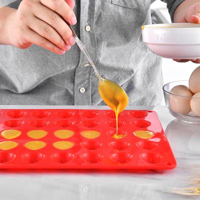 China Viable Kitchen Silica Gel Baking Tools Cake Chocolate Strawberry Mold DIY Ice Cube Model Tray for sale