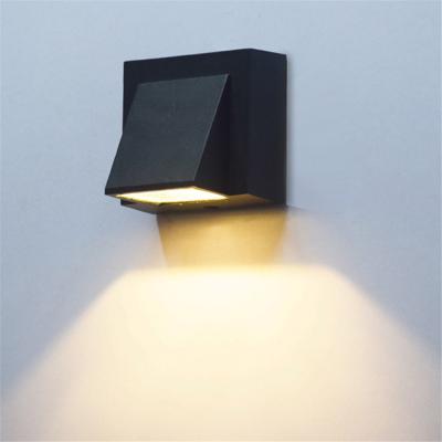 China Modern Indoor Outdoor Universal Polycarbonate Wall Light 5W 6W LED Wall Lamp Waterproof Gold Light for sale