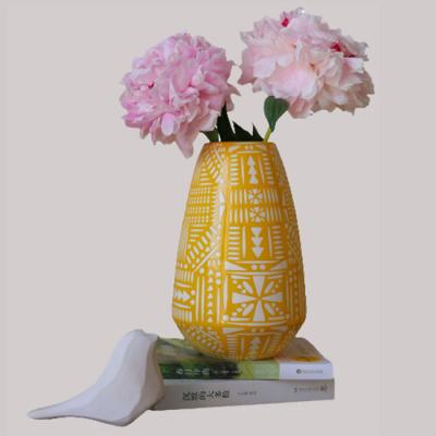 China Non Porous Customized Shape Accepted Contemporary Handmade Modern Ceramic Vase Chinese Gift Giving for sale