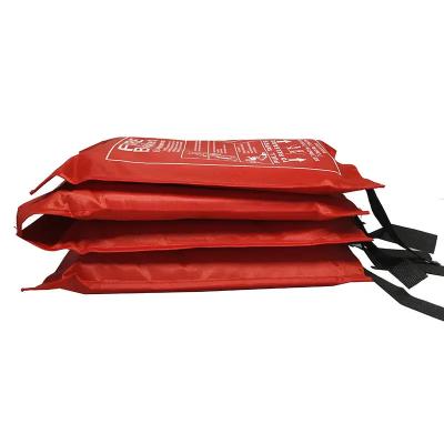 China 1*1 1.2*1.2 Fiber Glass Fire Blanket For Heat And Flame Protection for sale