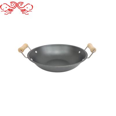 China DF Sustainable Factory Trade Portable House Kitchen Supplies Double Ear Iron Pot Wooden Chinese Stick Hammered Wok Cooking Wok Pan Non Ear for sale