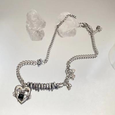 China Heart Necklace Hip Hop Chain Stainless Steel Necklace Accessories Nickel Free Lead Free Women Shape Jewelry for sale