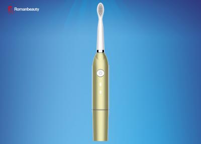 Chine Brosse à dents électrique adulte adaptée aux besoins du client rechargeable avec de diverses têtes de brosse à vendre