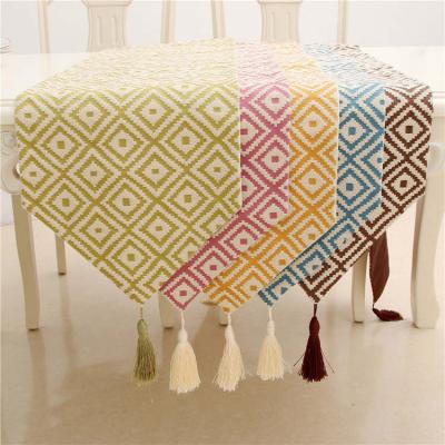 China Eco-friendly European Luxury Custom Flower Decoration Cotton Table Cloth Runner for sale