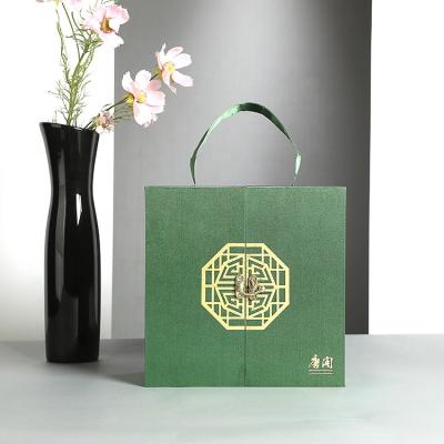 China Recycled Materials Customized Double Open Wooden Gift Box Luxury Green Beer Box With Portable for sale