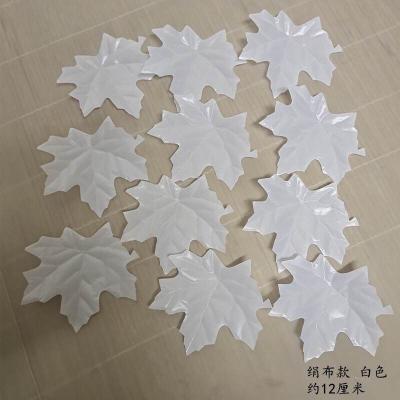 China New Christmas Indoor Outdoor Home Decor Wedding Party White Maple Leaf Spring Leaves Table Halloween Table Decoration for sale