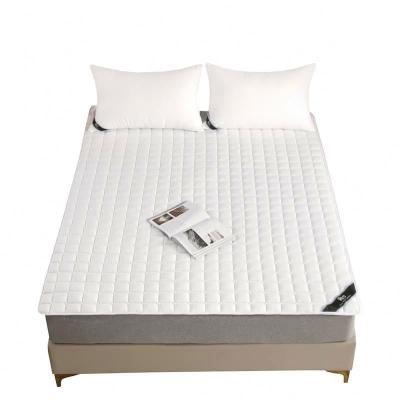 China Eco-friendly 240GSM Brushed Fabric Non-Slip Thickien Mattress Protector Cover for sale