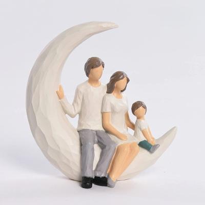 China Worlwide Family 3 figurines resin ornament sculpture for bedroom home living room table decor for sale