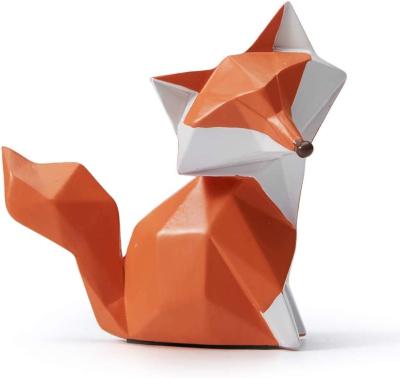 China Worlwide High Quality Fox Figurine Animal Resin Crafts Desktop Ornament for sale