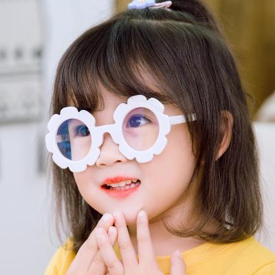 China Cheap Fashion Sunglasses BLB104 6 Colors Shape Kids Sunglasses Wholesale Custom Made Girls Boy Kids Flower Sunglasses for sale