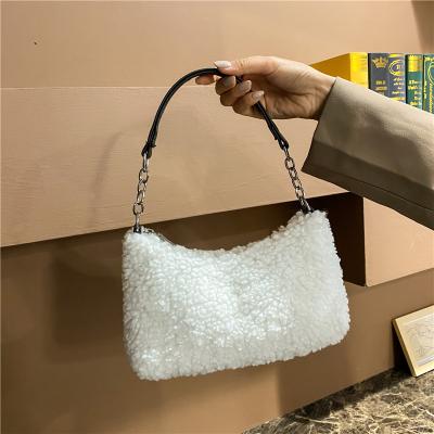 China 2021 Winter Lamb Hair Plush Shoulder Bag Spotted Personality Handbag Fashion Plush Messenger Bag Ladies Handbags for sale