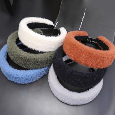 China Environmentally Friendly Wool Plush Sponge Autumn Winter Women Fashion Padded Fluffy Headband for sale