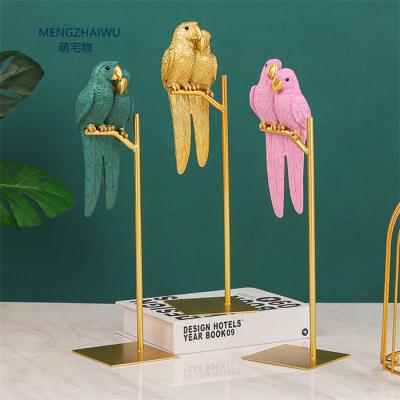 China Art Decor Germany Home Decor Couples Ornaments Small Crafts Nordic Luxury Living Room Resin Parrot for sale