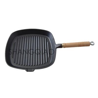 China Sustainable Wholesale Pre-Seasoned Cast Iron Grill Skillet Casserole With Long Wooden Handle for sale