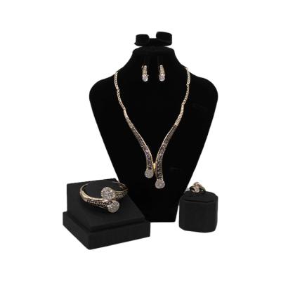 China New Arrival Environmentally Friendly High Quality Durable Elegant Easy To Wear Jewelry Set Fashion Jewelry Set for sale