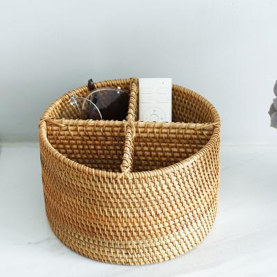 China Sustainable Round picnic decorative wine holder rattan storage basket without handle for sale