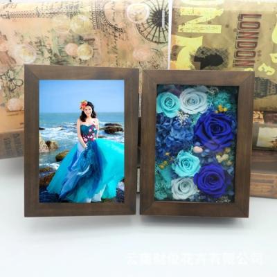 China Luxury Gift Walnut Wood Photo Frame Preserved Flower Photo Frame For Lover Home Decoration for sale