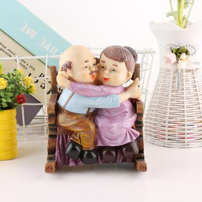 China Europe Resin Figurines Couples Bedroom Decoration Loving Couples High Quality Miniature Figurine for sale