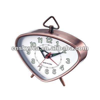 China Retro Triangle Matell Use Desk Clock Daily Alarm Clock Mechanism for sale