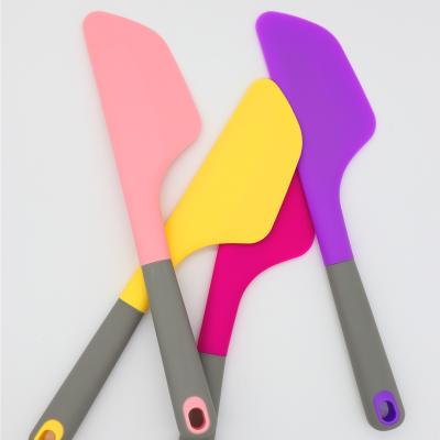 China New Viable Large Size Cake Spatula Kitchen Cake Spatula Kitchen Baking Tools for sale