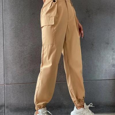 China Anti-Wrinkle New Hot Sale Fashionable Design Professional Solid Flap Pocket Cargo Pants For Women for sale