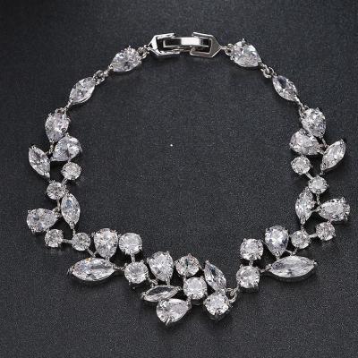 China Exquisite High Quality CLASSIC Shinny Zirconia Bracelet Wholesale Wedding Chunky Leaf Zircon Jewelry Chunky Bridal Charm Bracelets Women for sale